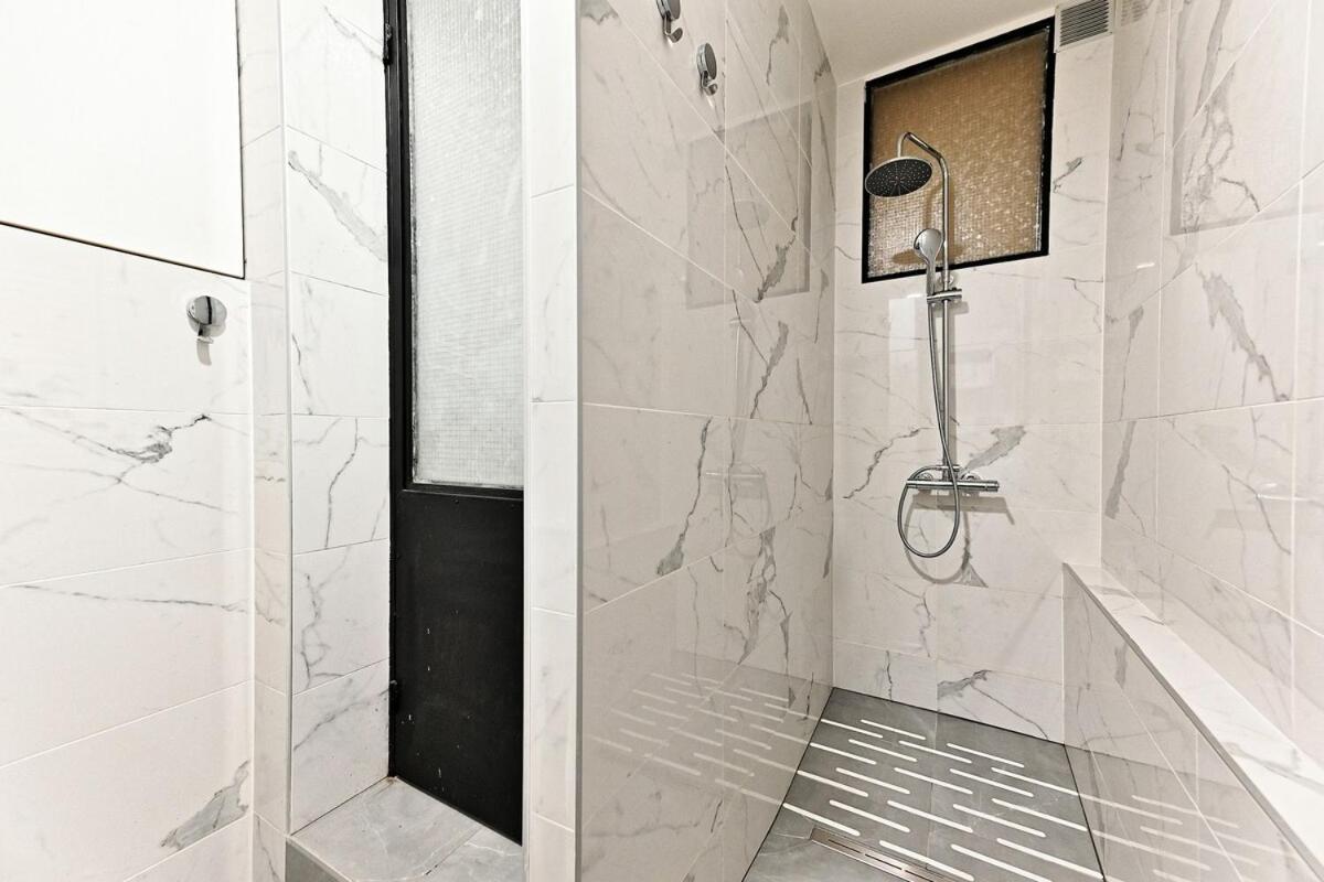 Duplex Et Comfortable Dans Le 9ème *